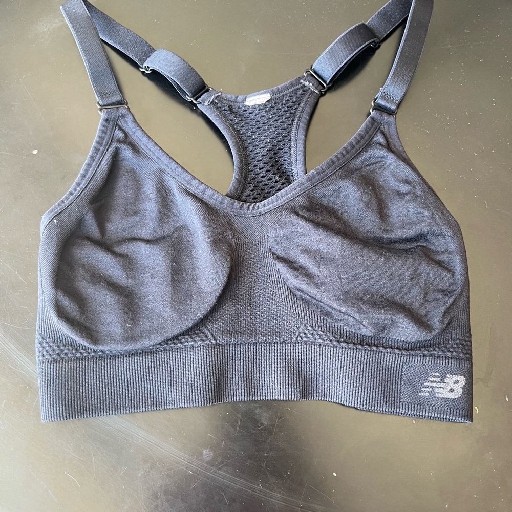 Black Newbalance Sportsbra
